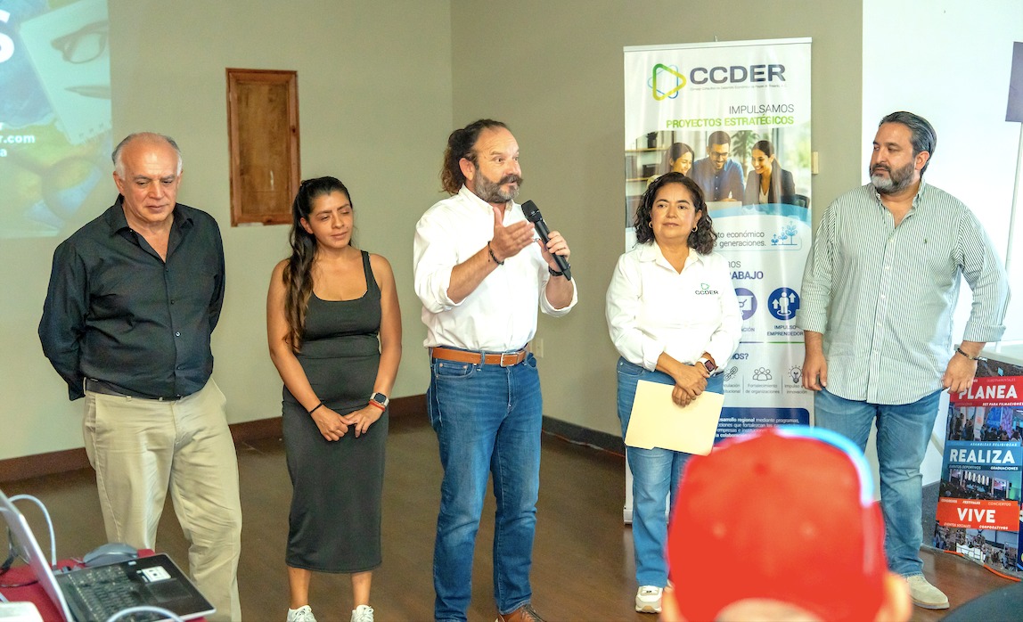 Más de 40 emprendedores y representantes de pequeñas y medianas empresas turísticas participaron en el curso de “Colmenas Creativas” impulsado por el CCDER